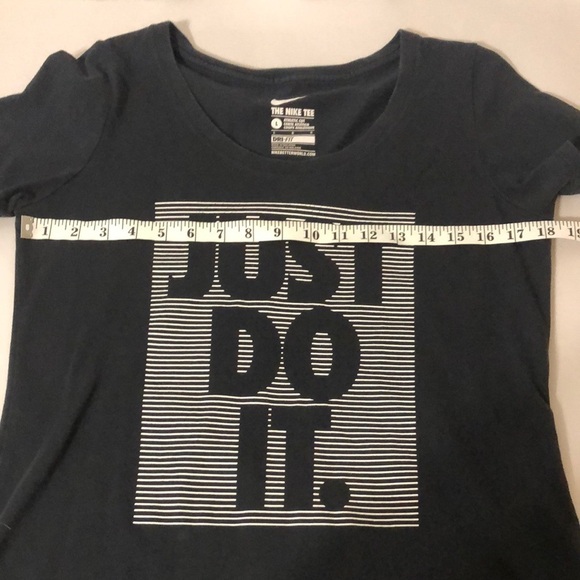 The Nike Tee Women's Black Athletic Cut Graphic Tee size Large - Picture 7 of 10